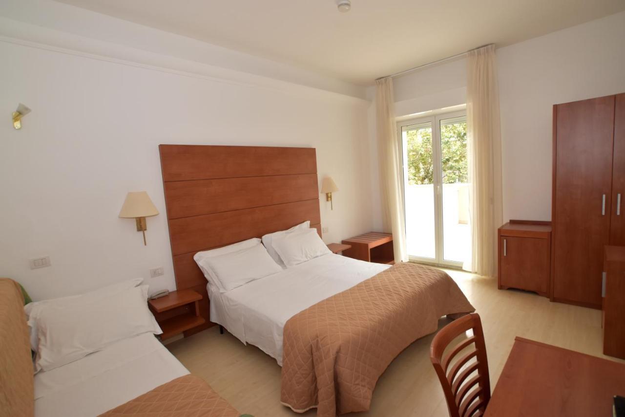 Hotel Villa Del Parco Rimini Zewnętrze zdjęcie