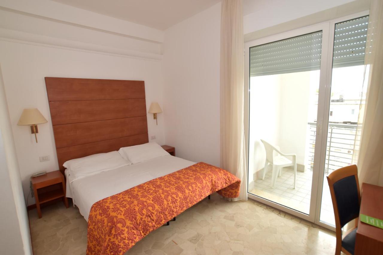 Hotel Villa Del Parco Rimini Zewnętrze zdjęcie