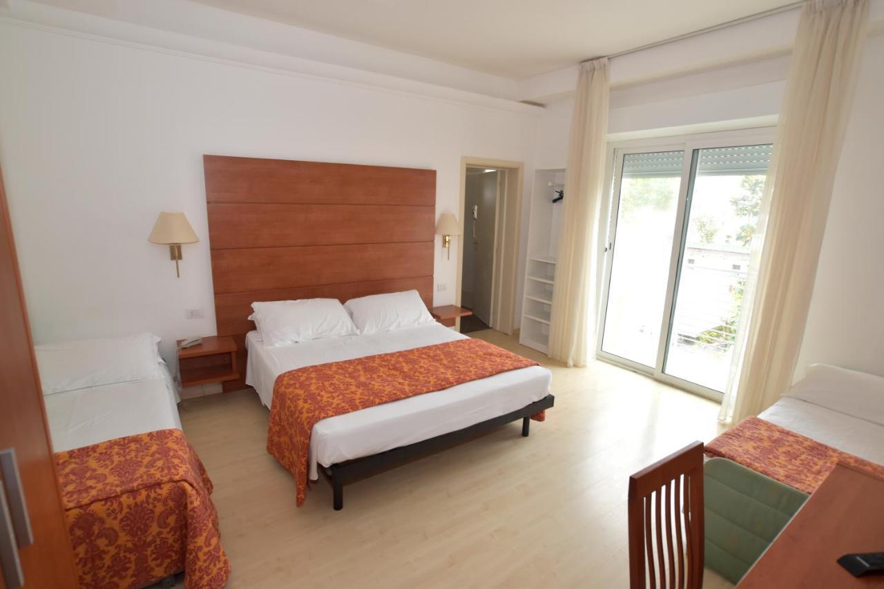 Hotel Villa Del Parco Rimini Zewnętrze zdjęcie