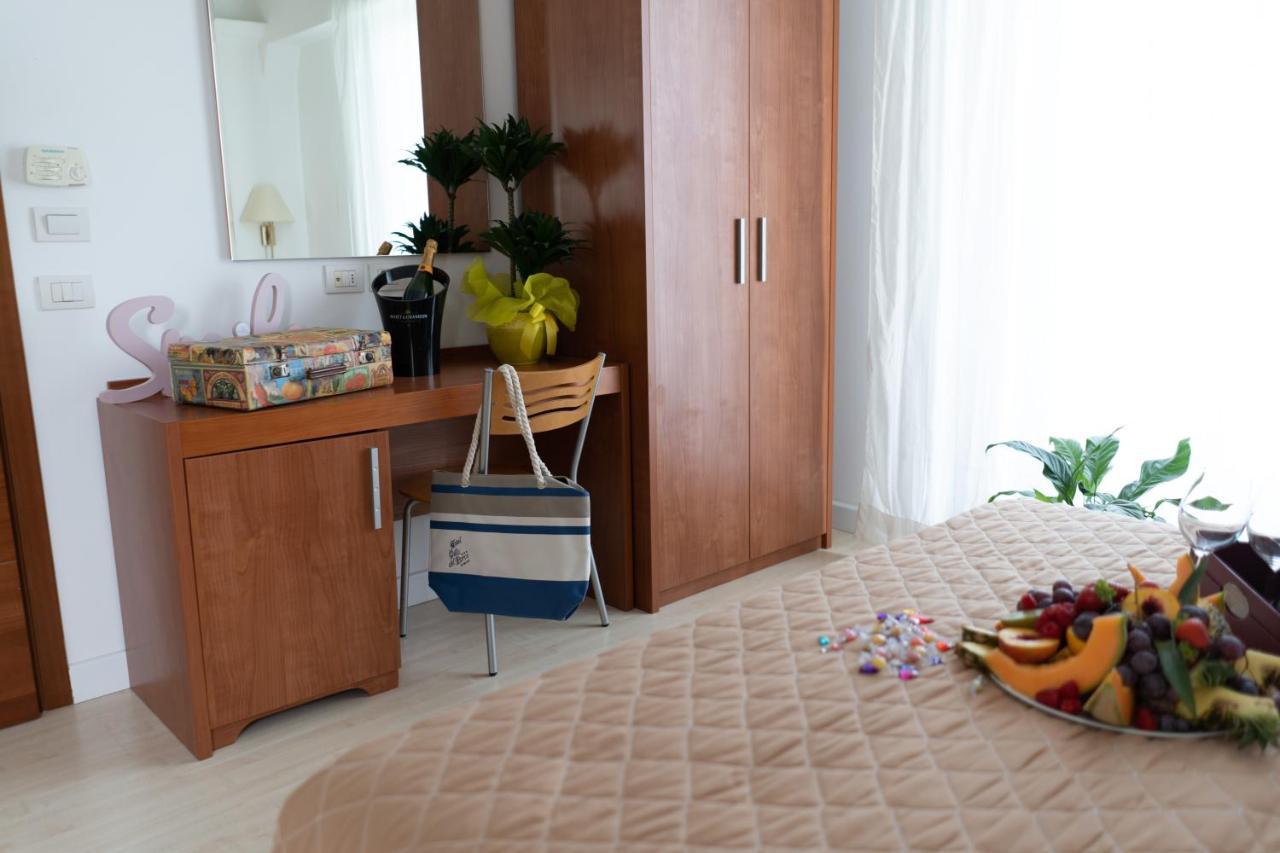 Hotel Villa Del Parco Rimini Zewnętrze zdjęcie