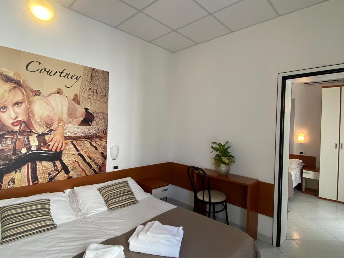 Hotel Villa Del Parco Rimini Zewnętrze zdjęcie