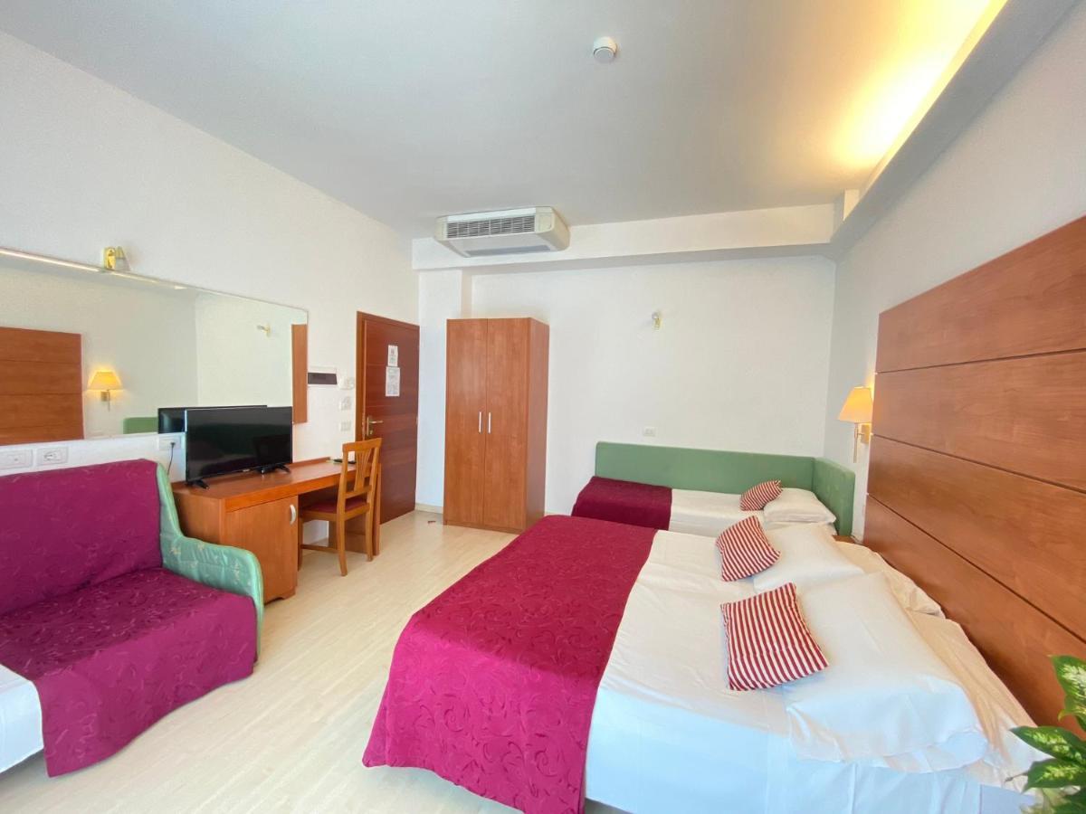 Hotel Villa Del Parco Rimini Zewnętrze zdjęcie