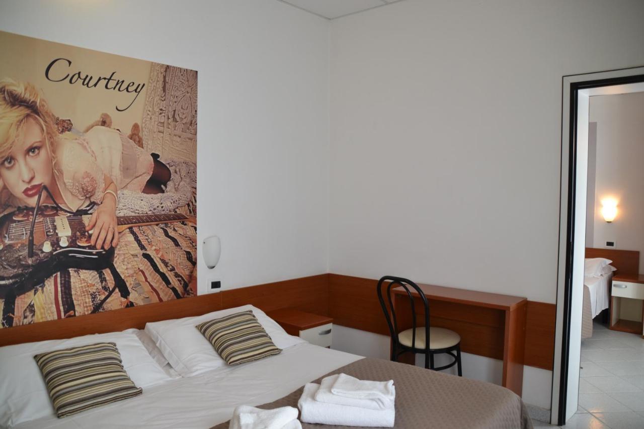 Hotel Villa Del Parco Rimini Zewnętrze zdjęcie