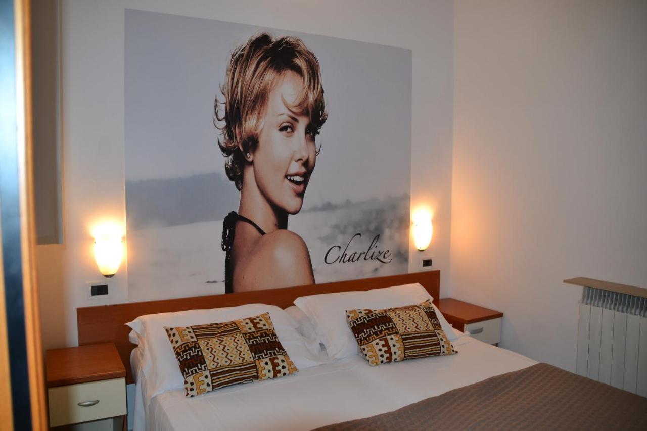 Hotel Villa Del Parco Rimini Zewnętrze zdjęcie